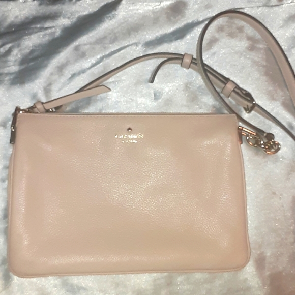 kate spade Handbags - Beautiful lite pink Kate spade cross body bag